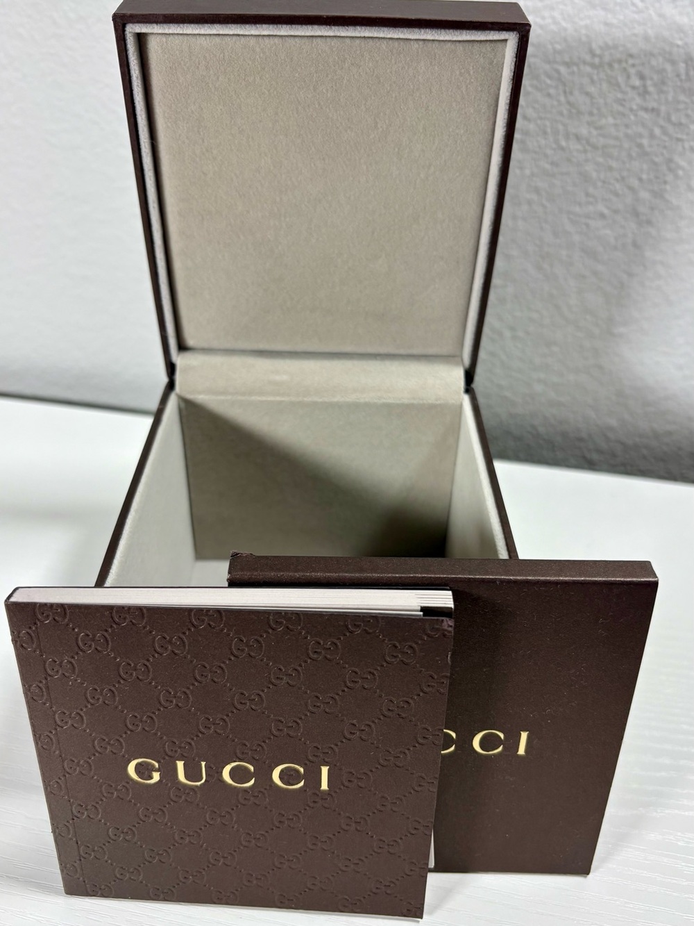 Gucci *Empty* Gift box with booklet